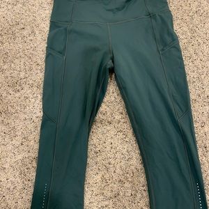 Lululemon teal nulux crops size 8